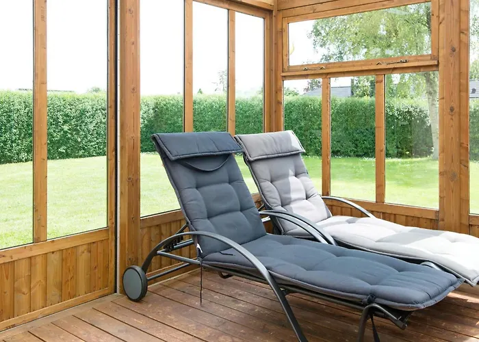 6 Person In Hejls-by Traum *